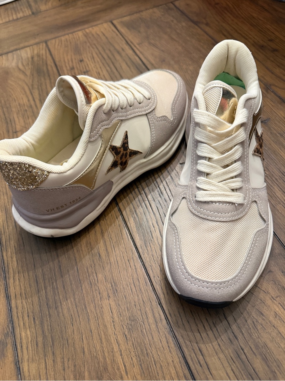 Vintage Havana Run Nude Glitter Shoe size 7